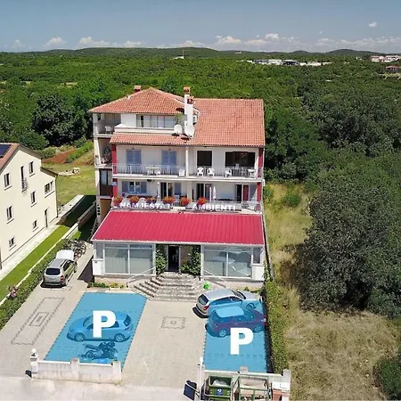 Petra Apartment *